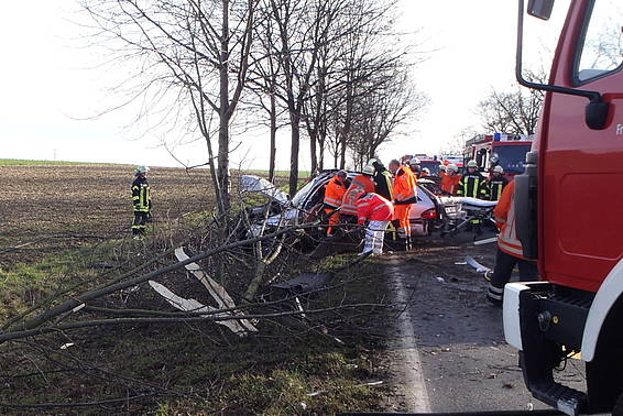 LeineBlitz: Zwei Tote Bei Schwerem Unfall Auf Der B 6