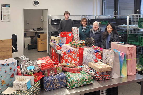 Der Hencke-Weihnachtswunschbaum: Gemeinsam Freude schenken