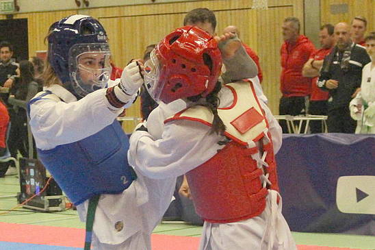 Erfolg für Mona Berraqa bei der Niedersachsen-Trophy im Taekwondo